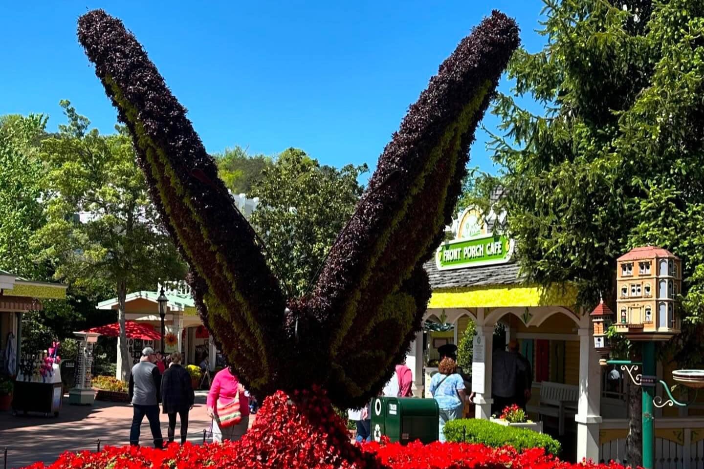 Dollywood Mosaicultures