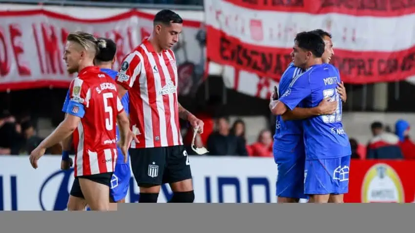 Universidad de Chile vs Estudiantes La Plata Highlights
