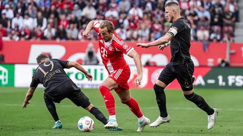 Augsburg vs Bayern Munchen Highlights
