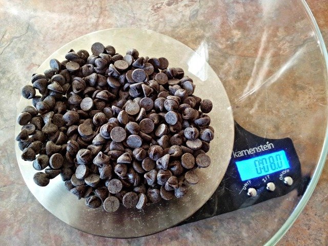 8 ounches chocolate in heat proof bowl