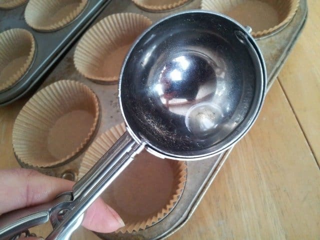 Spray your scoop with nonstick spray