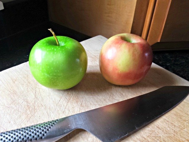 Organic apples from Door to Door Organics