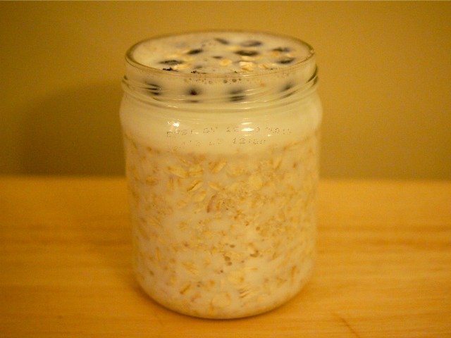 Overnight oatmeal prep
