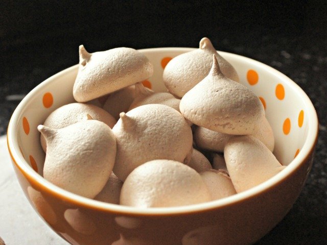Mocha meringues recipe in a bowl