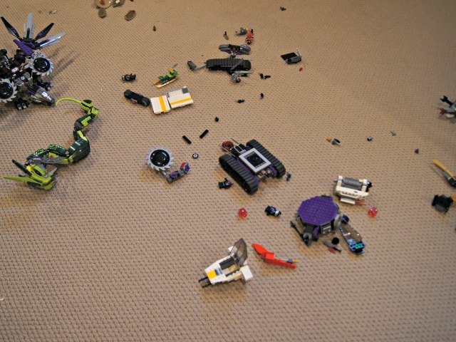 MEss of LEGOs