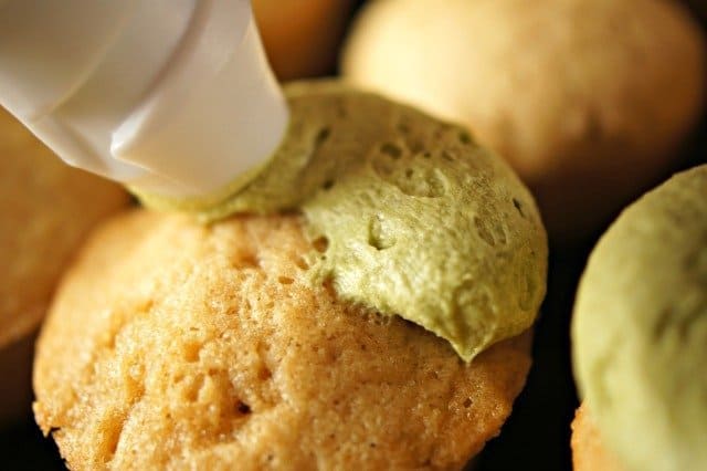 Frosting with matcha buttercream frosting