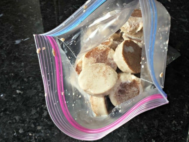 Store ice cubes in a zip top bag