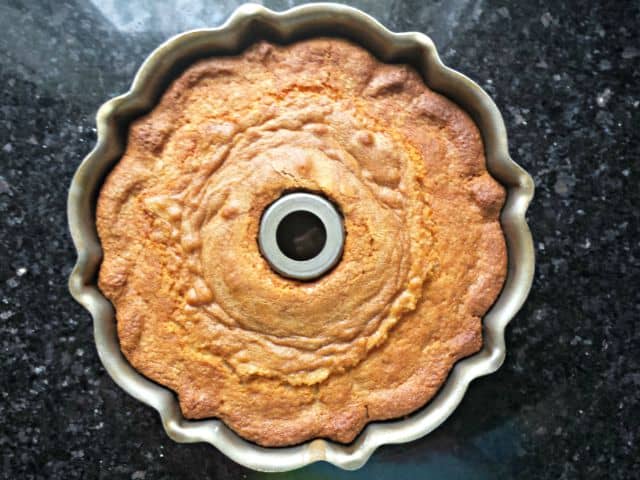 Baked sierra mist cake