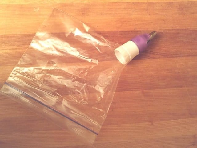 Makeshift pastry bag