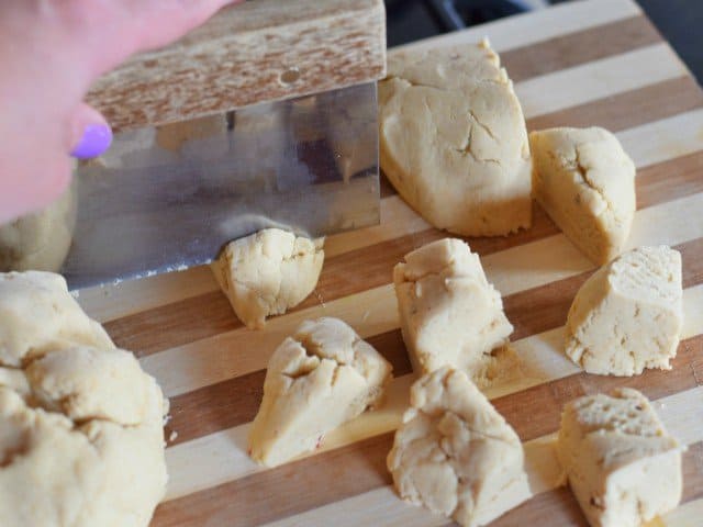 Cut masa into 24 pieces