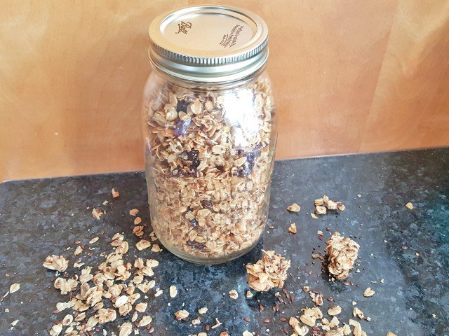Simple cherry granola recipe