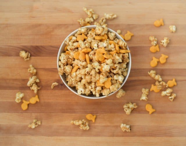 Ready to dig into a bowl of homemade chicago style snack mix