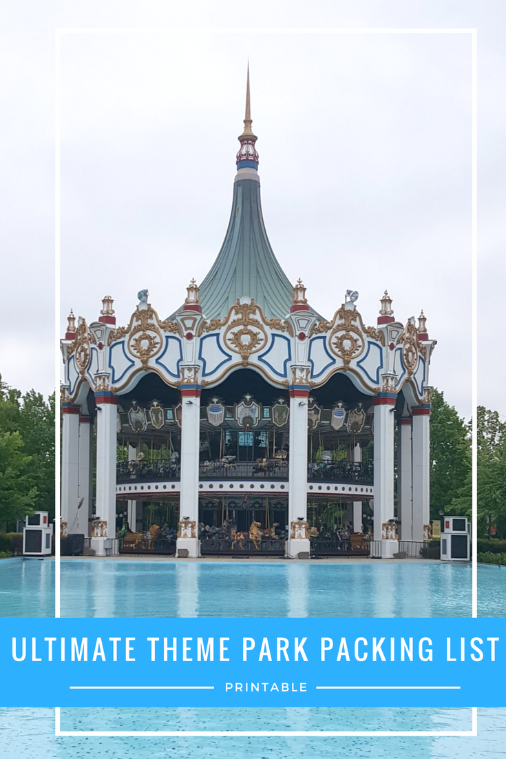 Ultimate Theme Park Packing List to survive a day at your favorite theme park with a free theme park packing checklist printable. Whether you're a theme park expert with season passes or this is your first visit to your local theme park, you'll want to use this theme park packing checklist. 