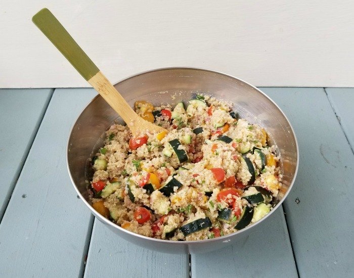 Easy weeknight salad with quinoa and veggies