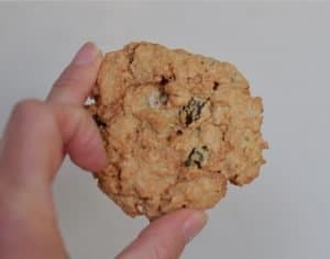 Simple Classic Oatmeal Raisin Cookies Recipe