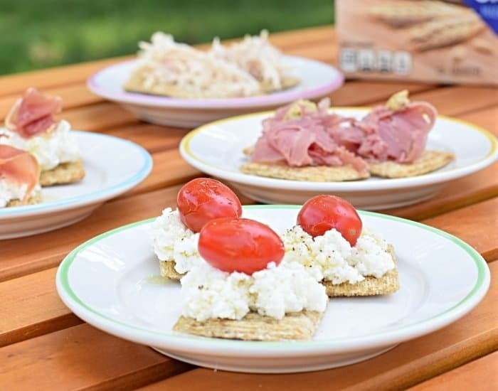 Delicious picnic cracker sandwiches