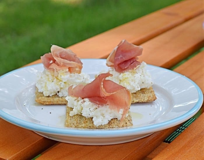 Easy ricotta crackers