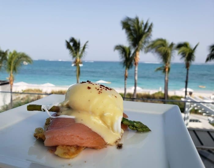 Sky salmon benedict