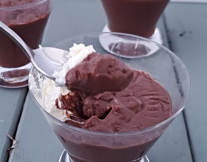 Make homemade chocolate pudding