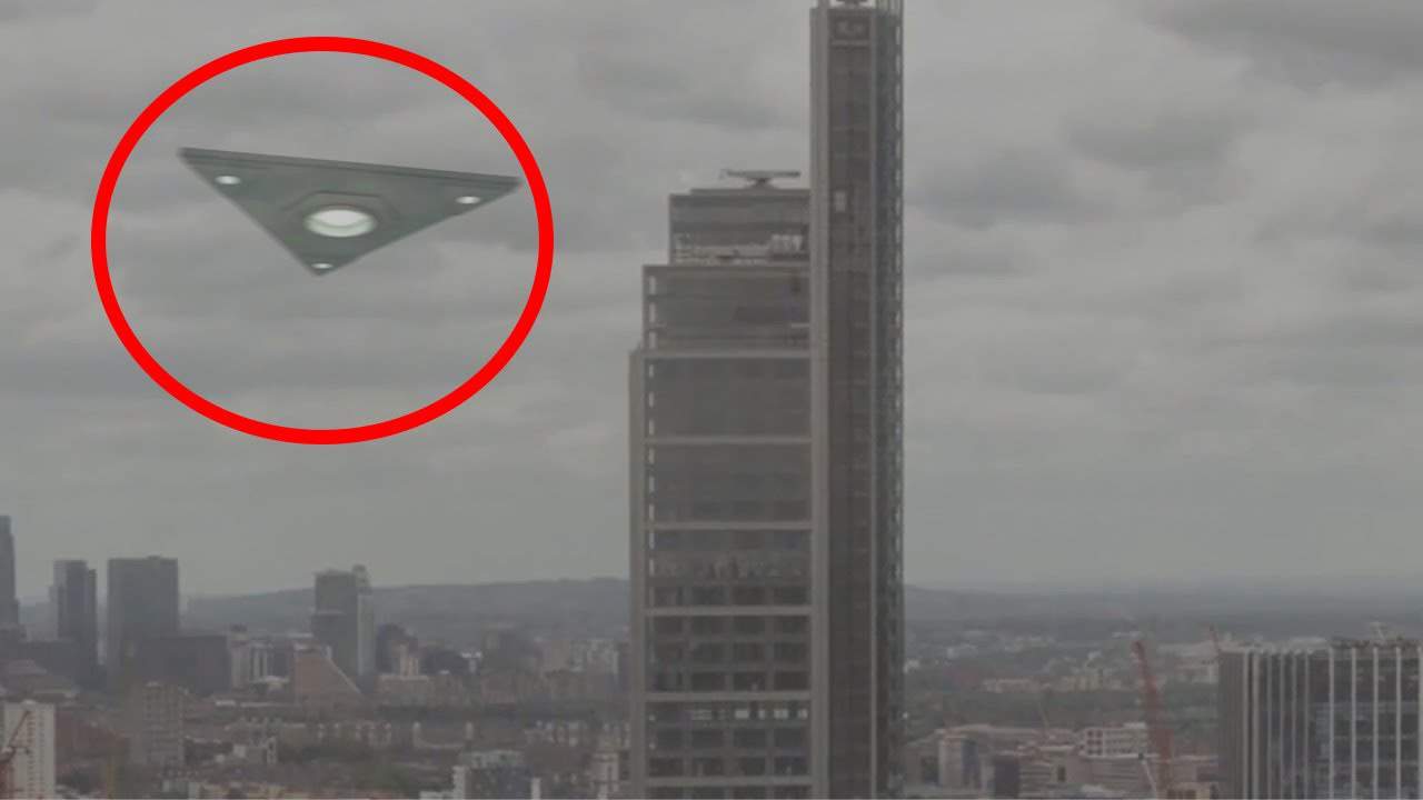 Extraordinary Sky Phenomenon: Alien Spaceship Sighting Stuns Observers