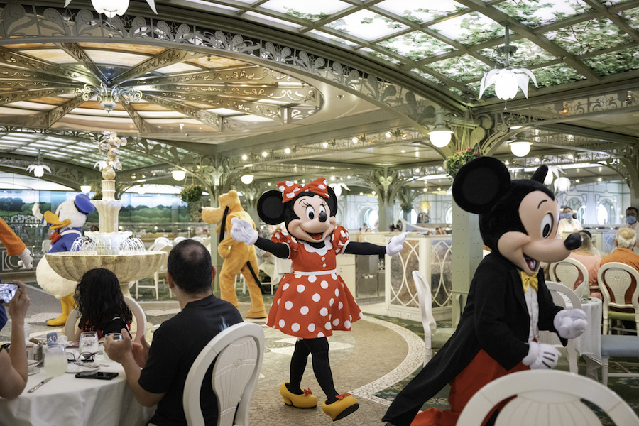 Disney Cruise Line offers Enchanting Entertainment for families 4