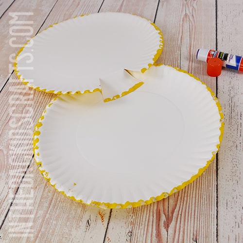 PAPER PLATE DUCK CRAFT STEP 3