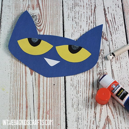 PETE THE CAT PAPER PLATE CRAFT STEP 4