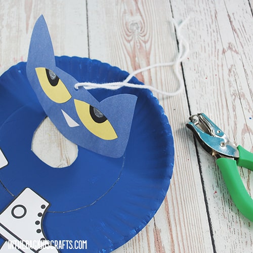 PETE THE CAT PAPER PLATE CRAFT STEP 8