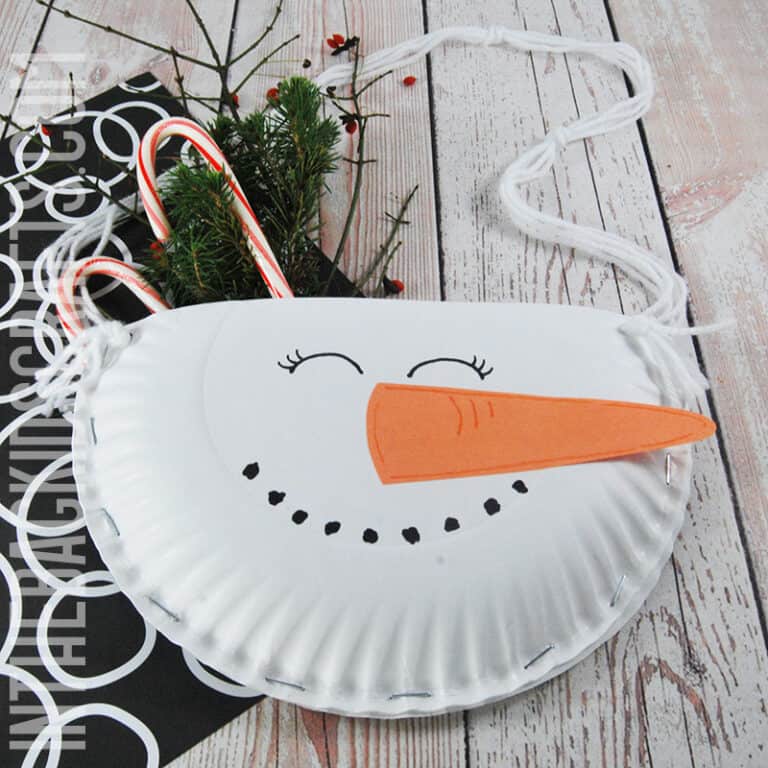 Snowman Craft for Preschoolers made from a paper plate