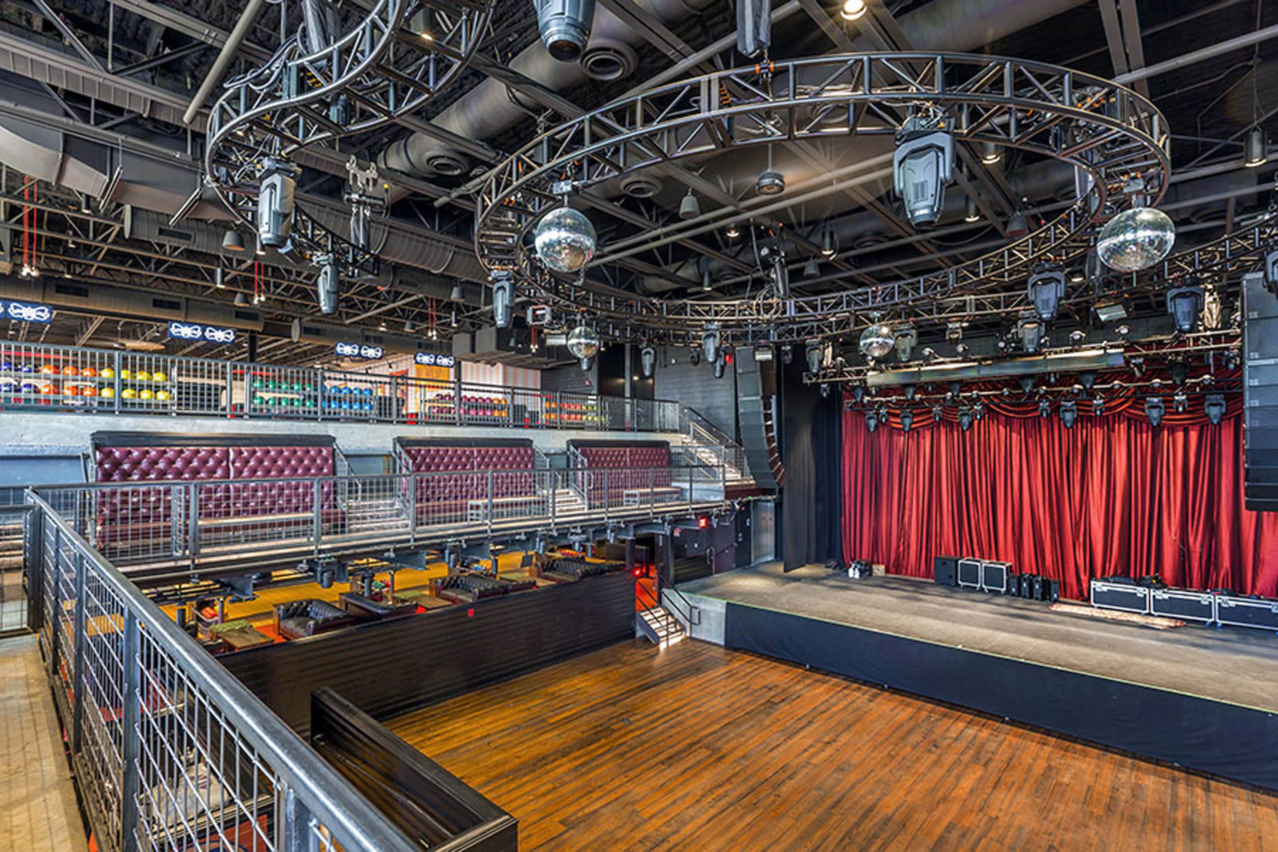 brooklyn-bowl-nashville-interior-16
