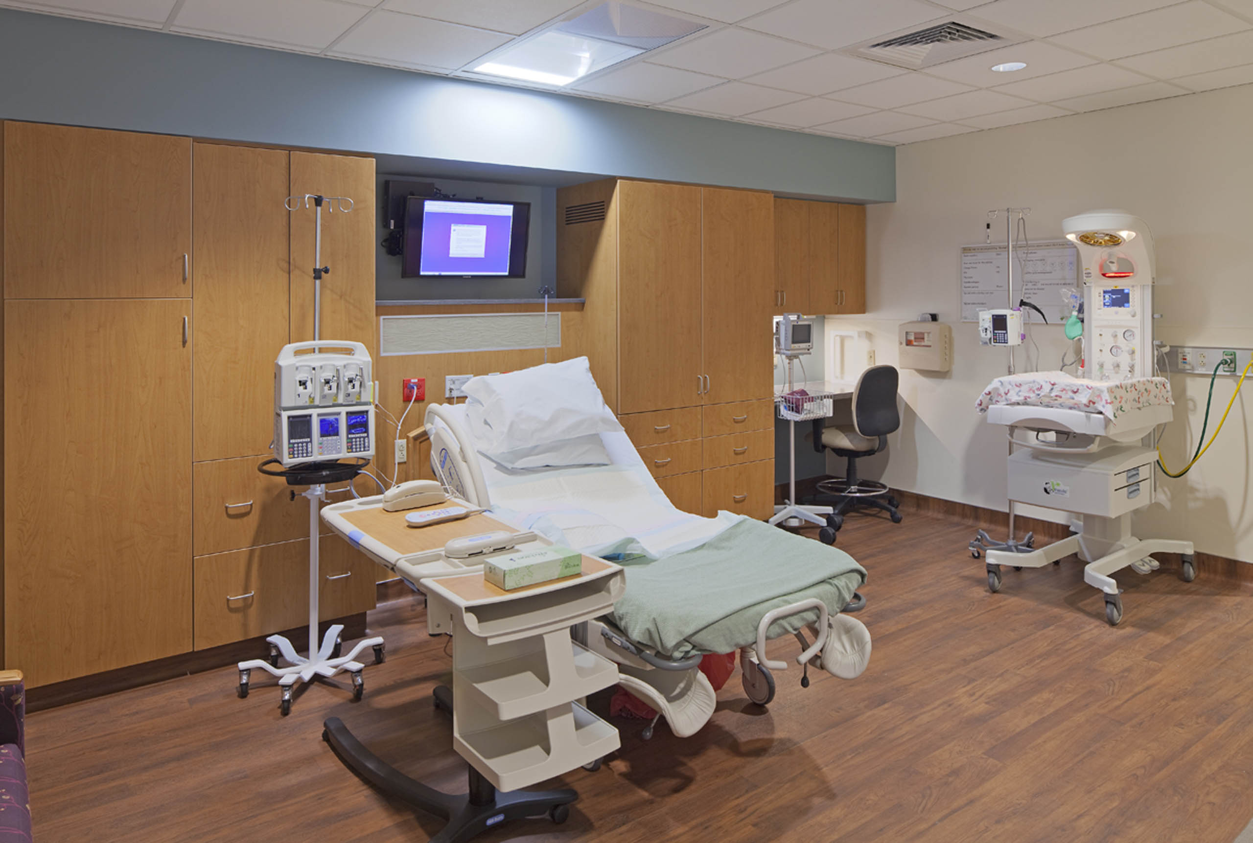 hca-sky-ridge-medical-center-patient-room