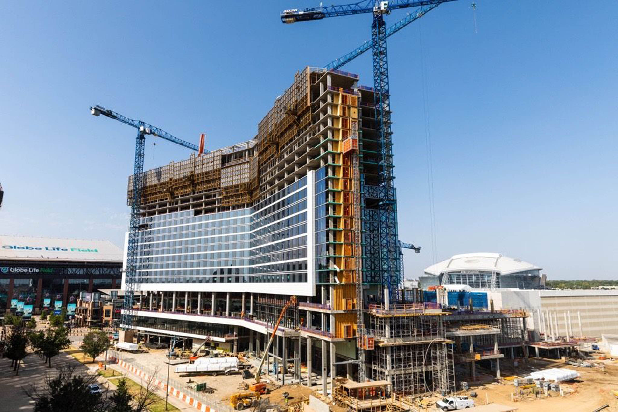 loews-arlington-exterior2
