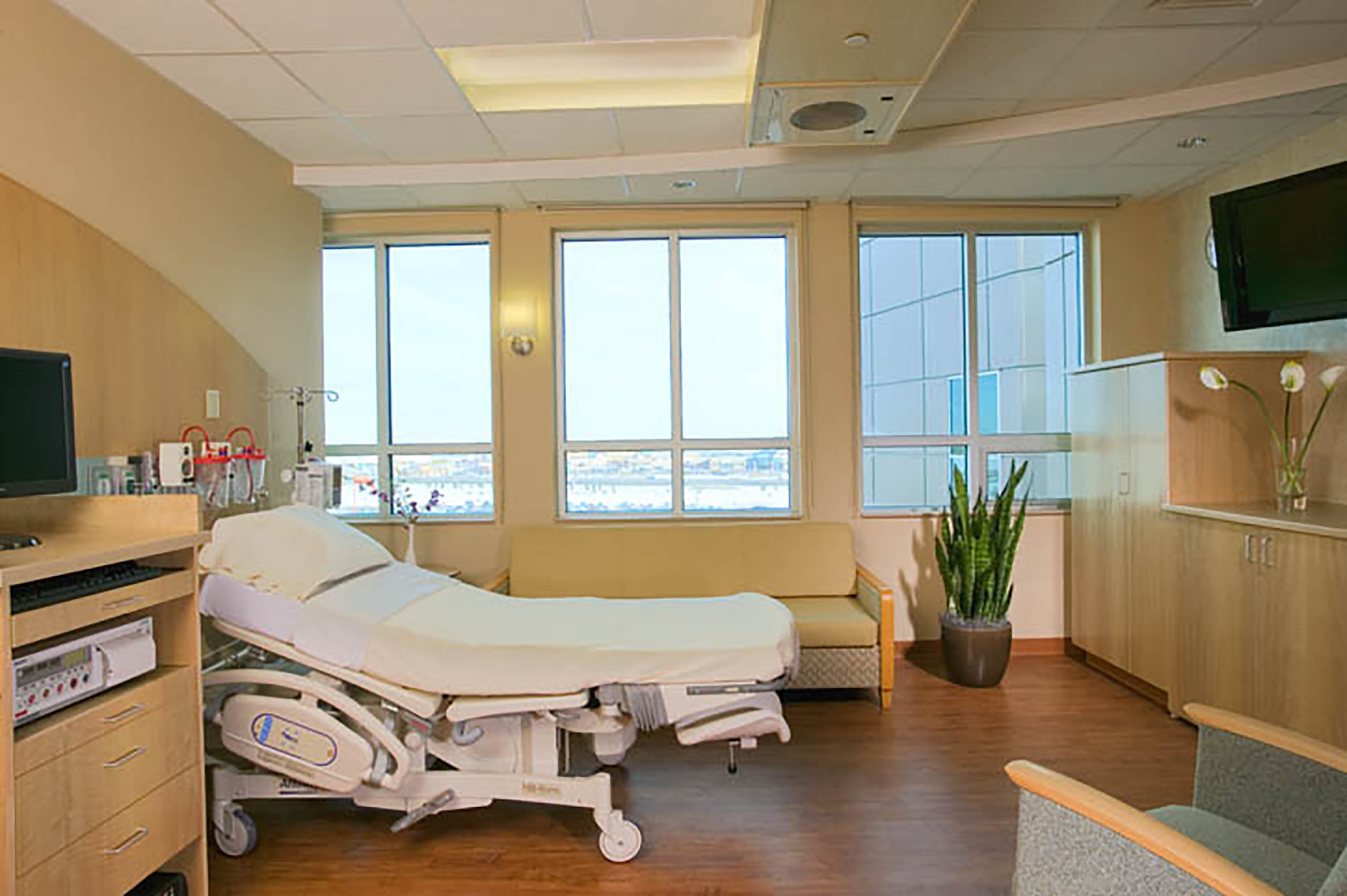 medical-center-of-the-rockies-patient-room