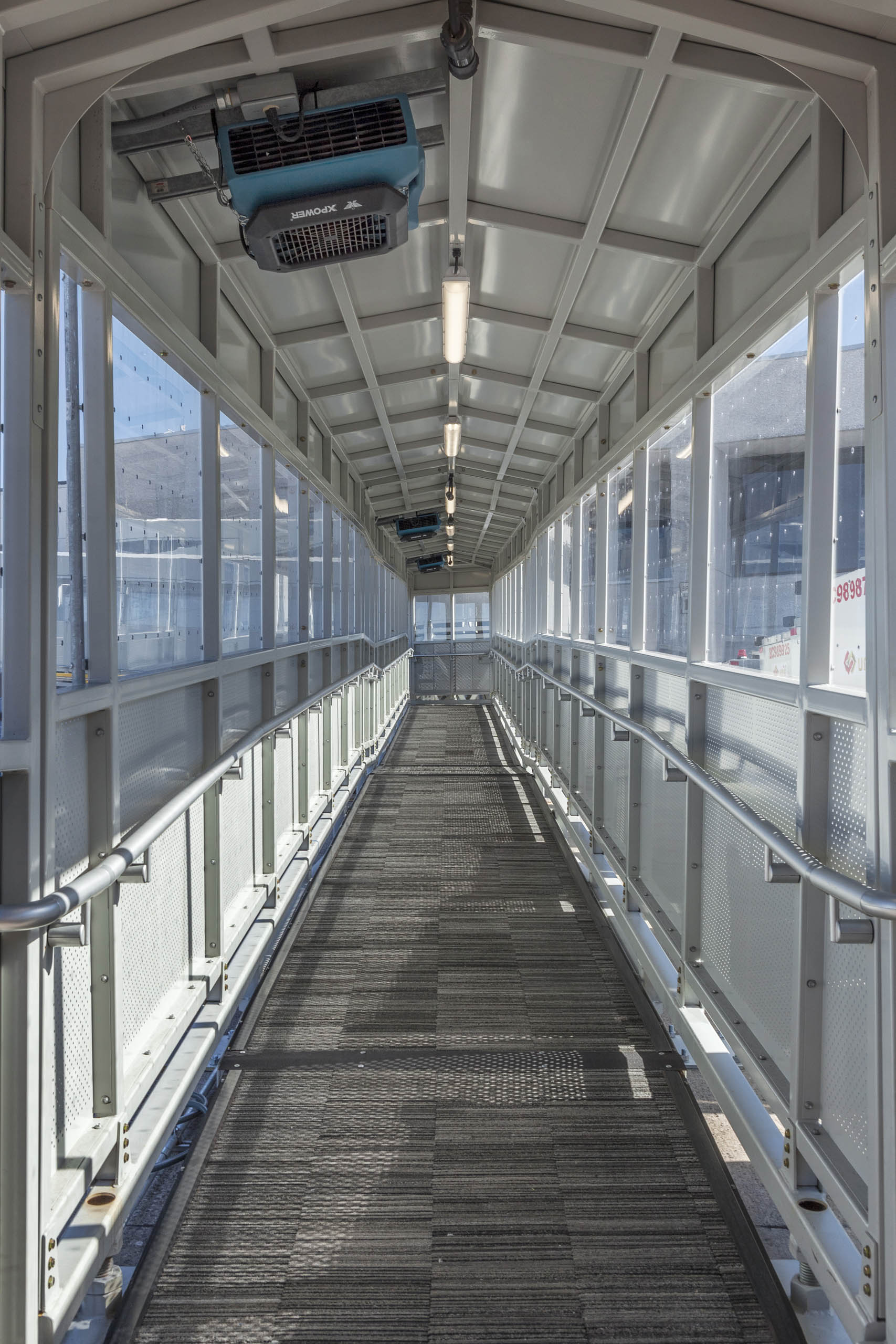 charleston-county-aviation-authority-jetbridge-interior