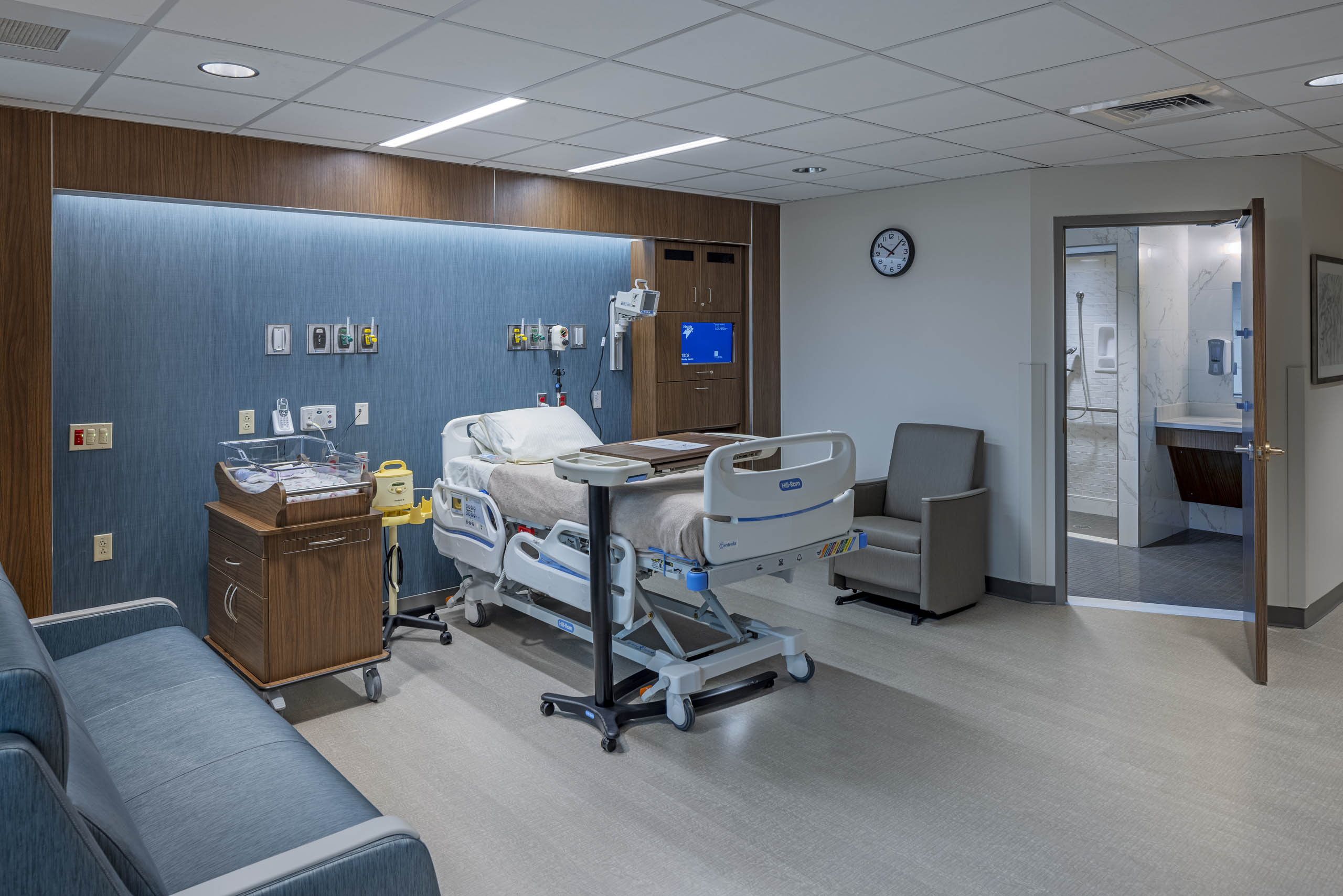 rose-medical-center-patient-room3