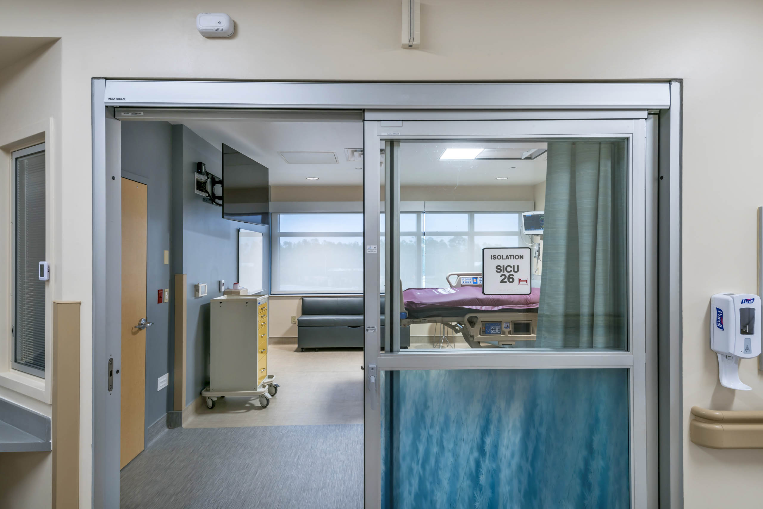 hca-gulf-coast-patient-room3