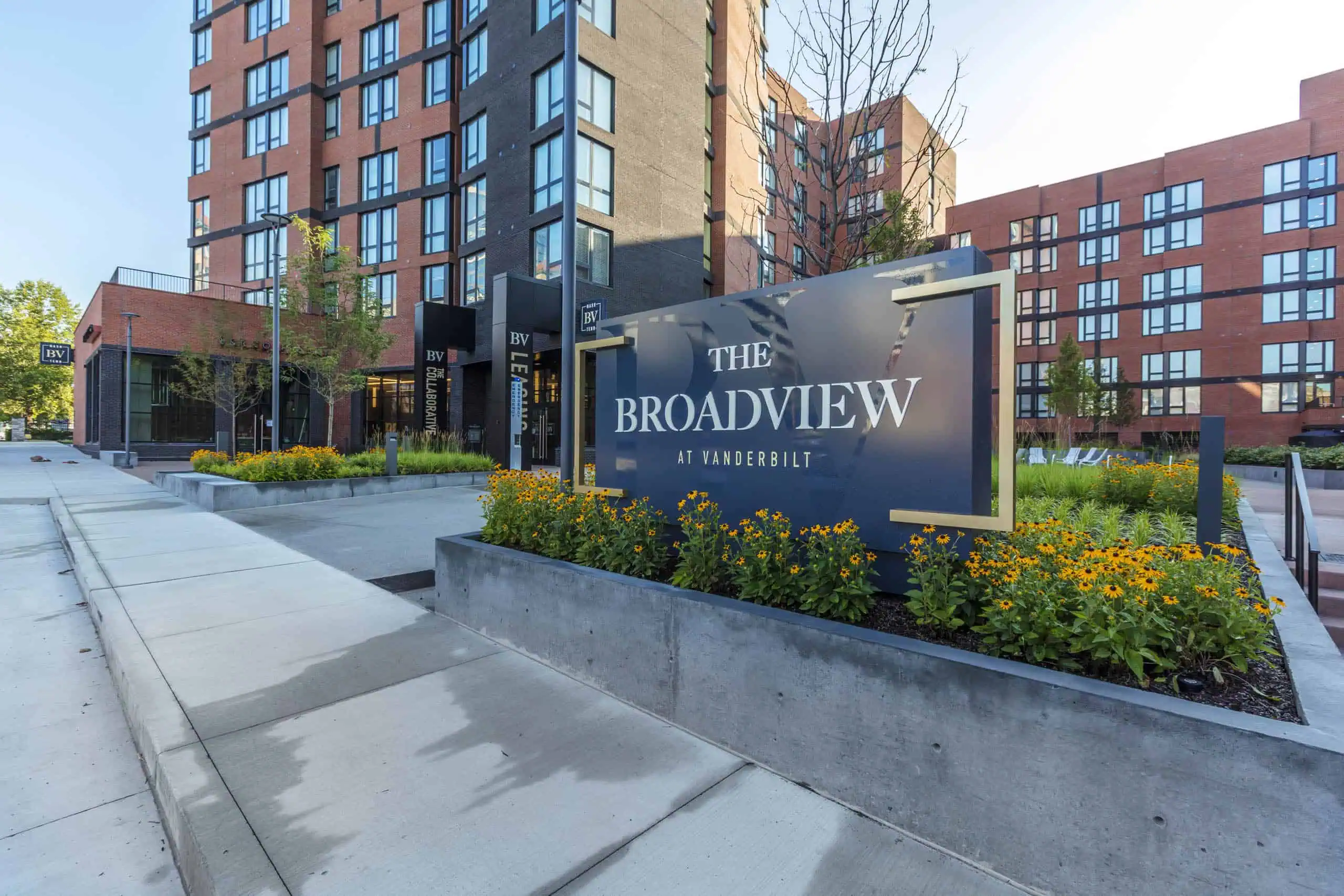 the-broadview-at-vanderbilt-exterior