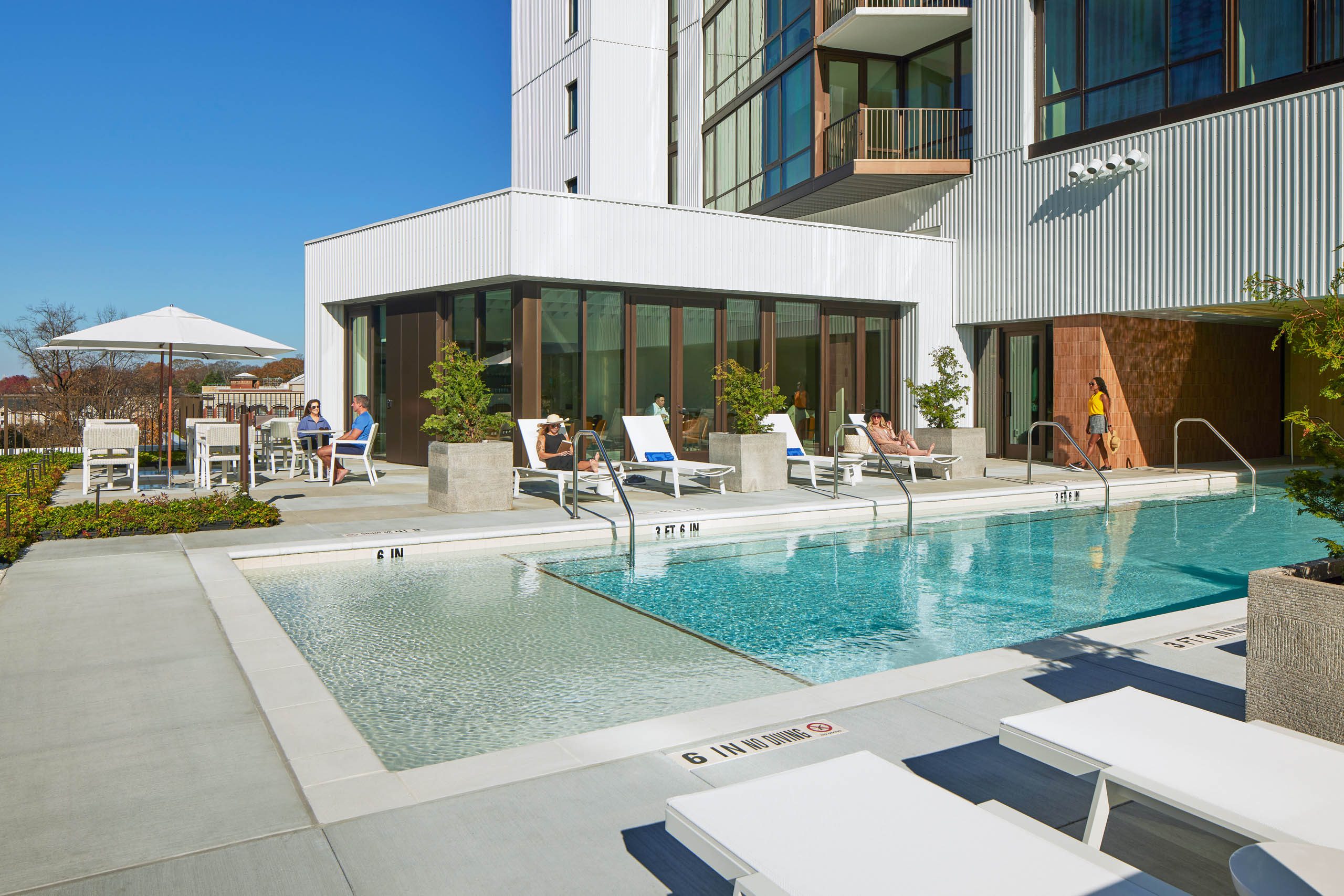 signal-house-pool