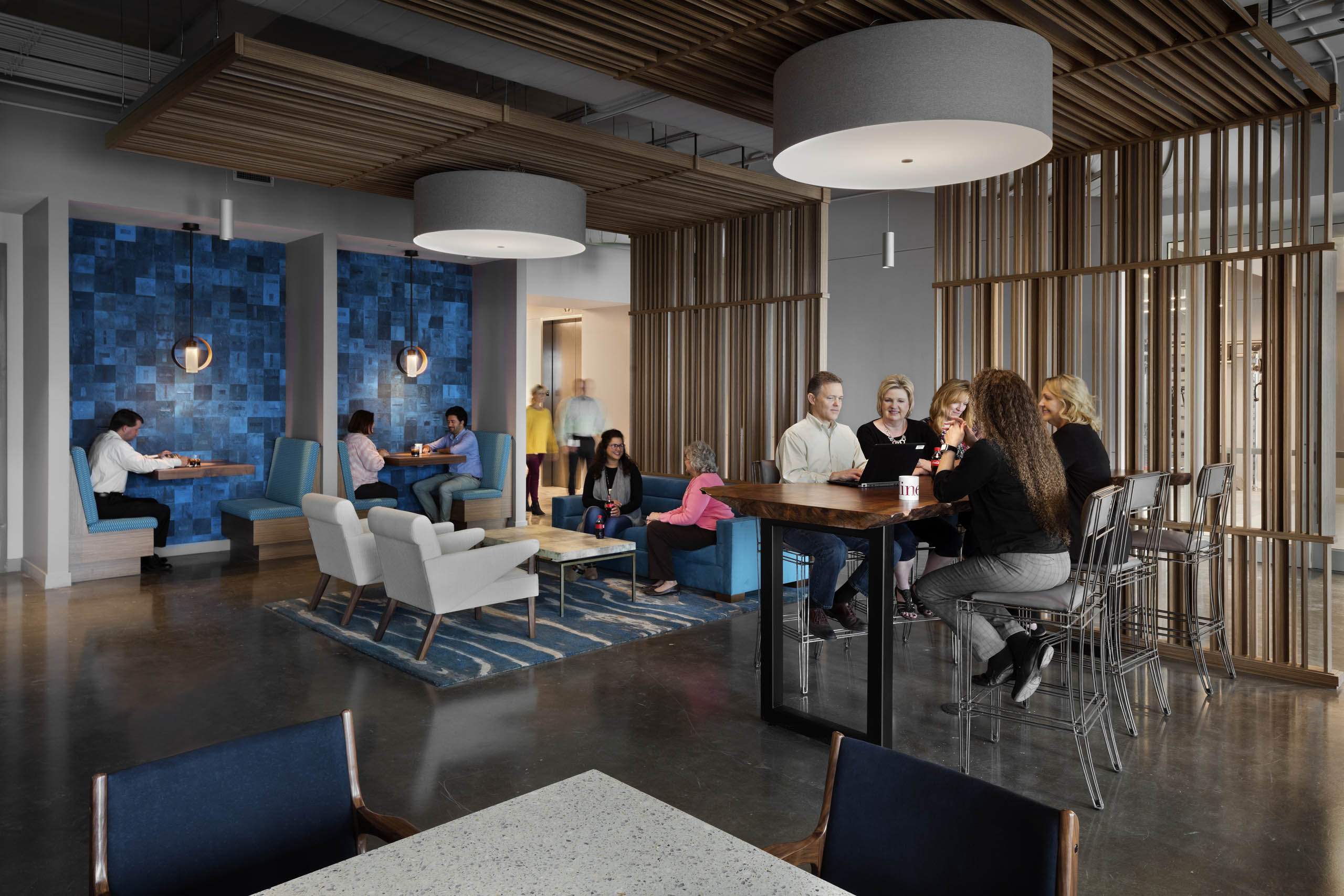 222-2nd-avenue-south-shell-office-mixed-use-tower-lounge