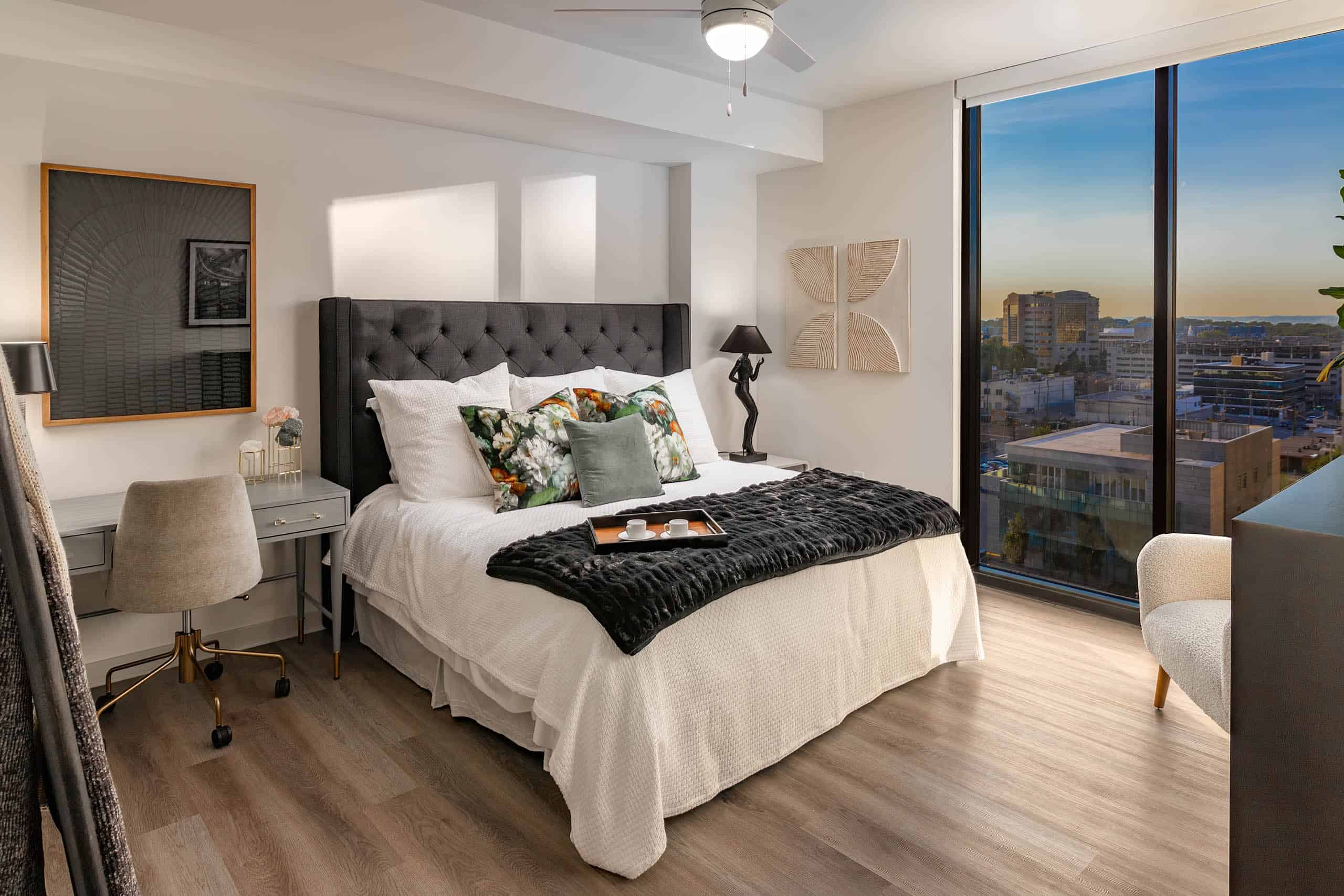 fraye-hotel-fallyn-apartments-bedroom