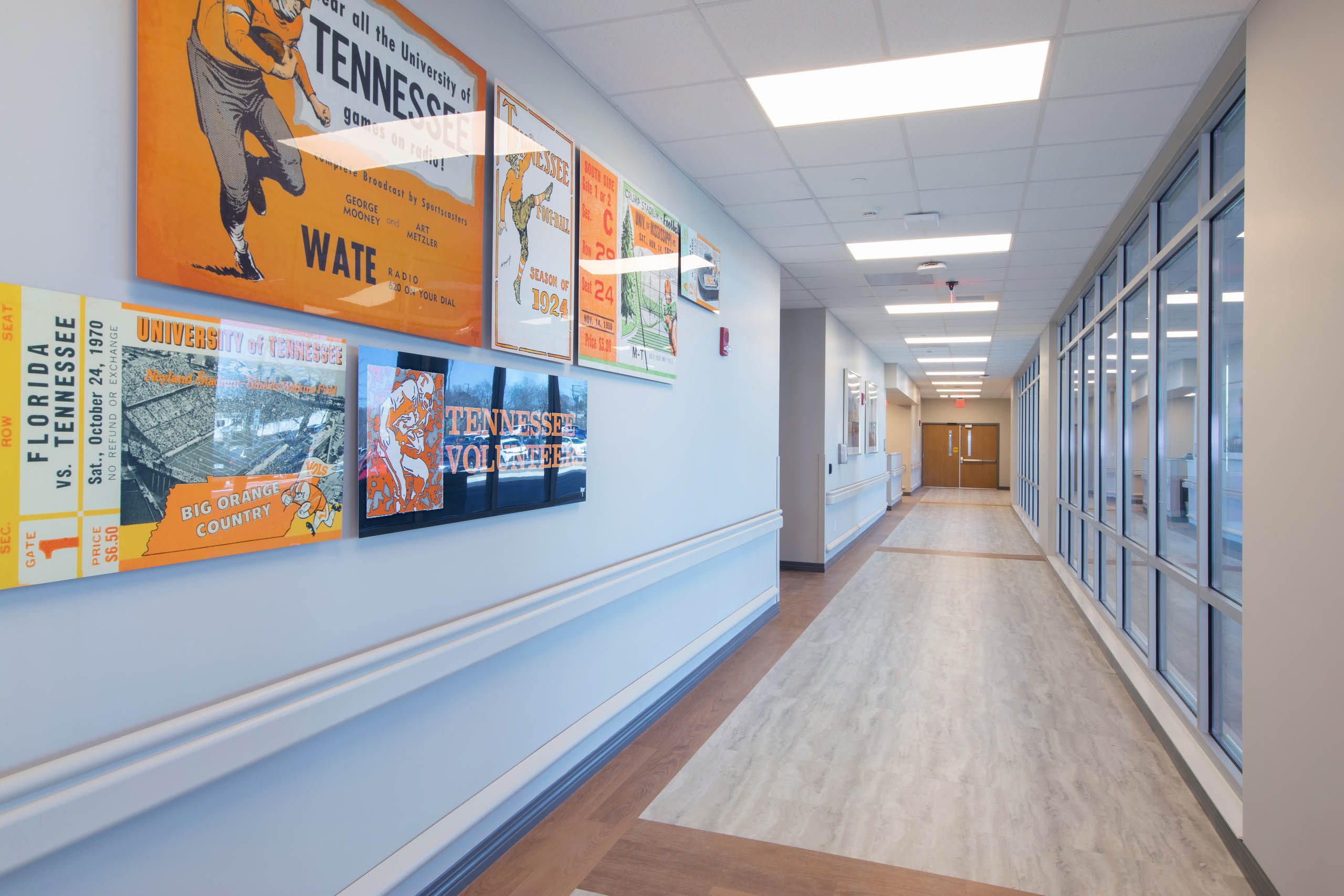 chs-tennova-north-knoxville-medical-center-hallway