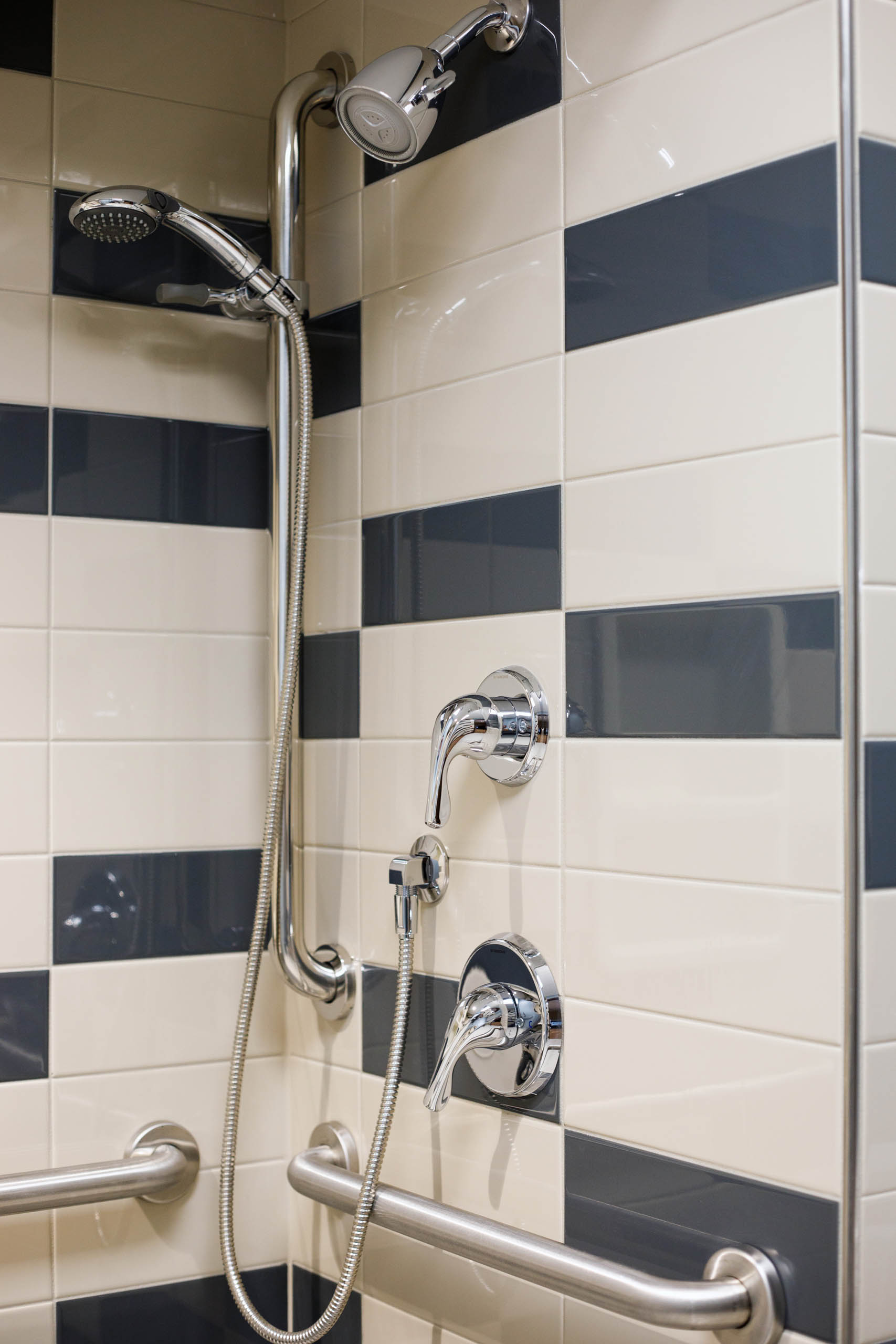 hca-healthcare-wesley-medical-center-bathroom3