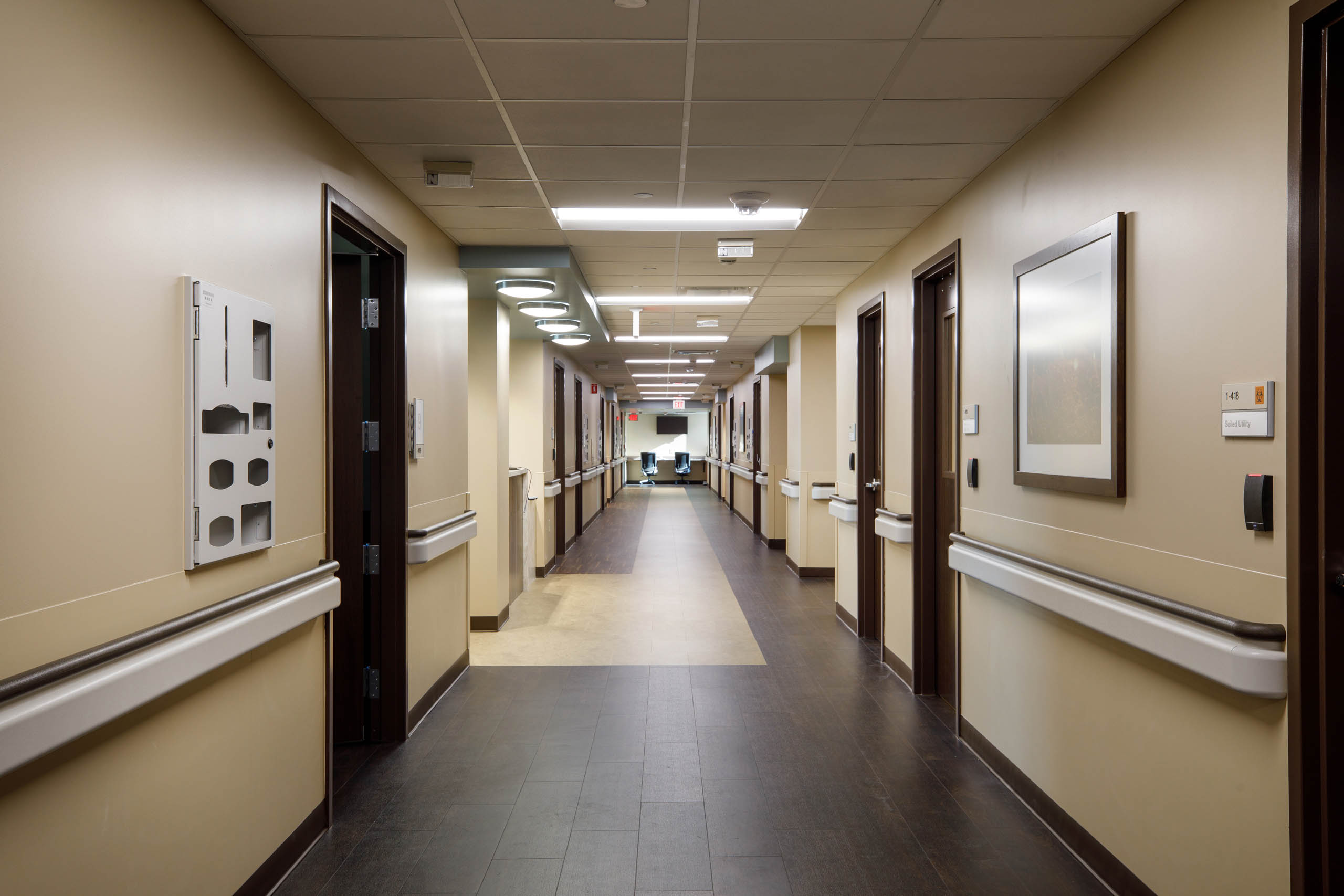 hca-healthcare-wesley-medical-center-corridor