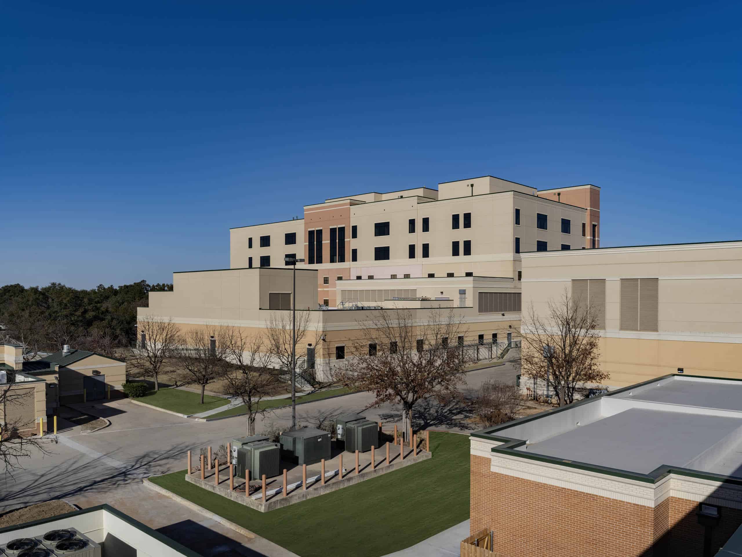 hca-saint-davids-round-rock-medical-center-exterior-back