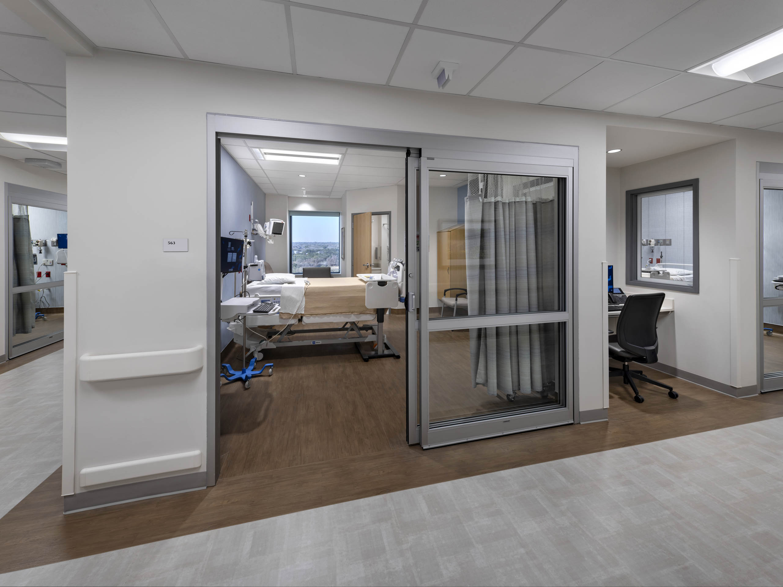 hca-saint-davids-round-rock-medical-center-patient-room2