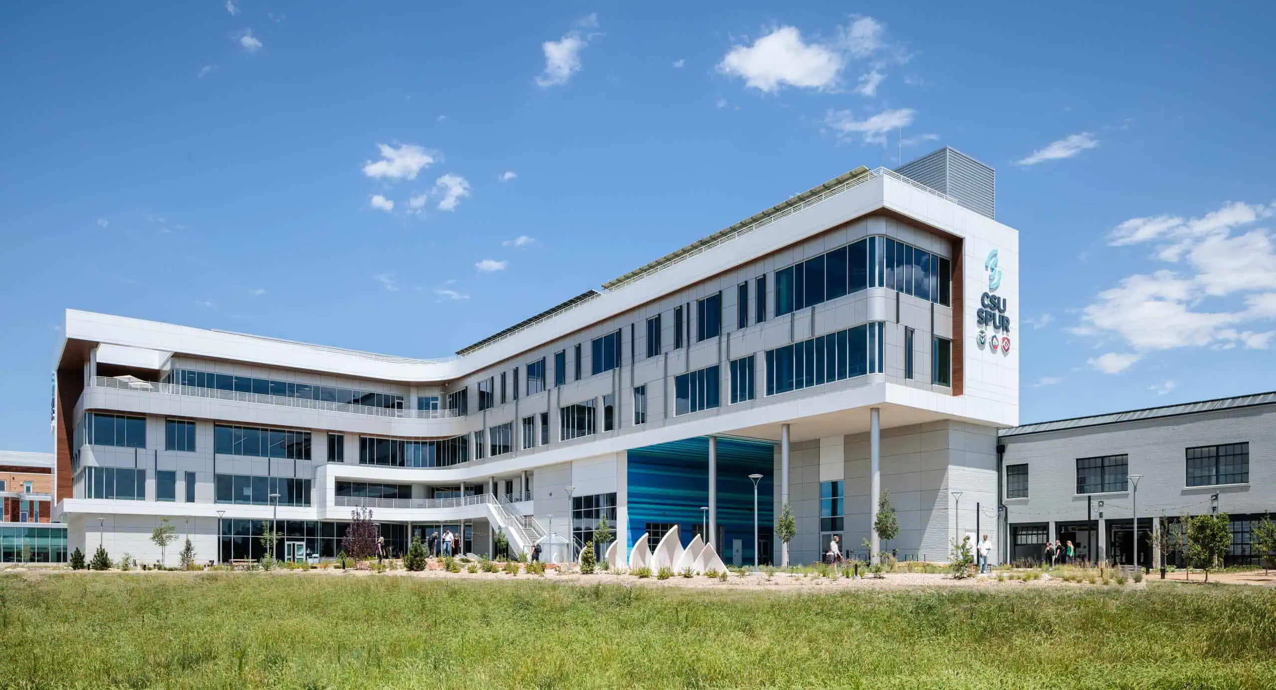 csu-spur-hydro-exterior-back