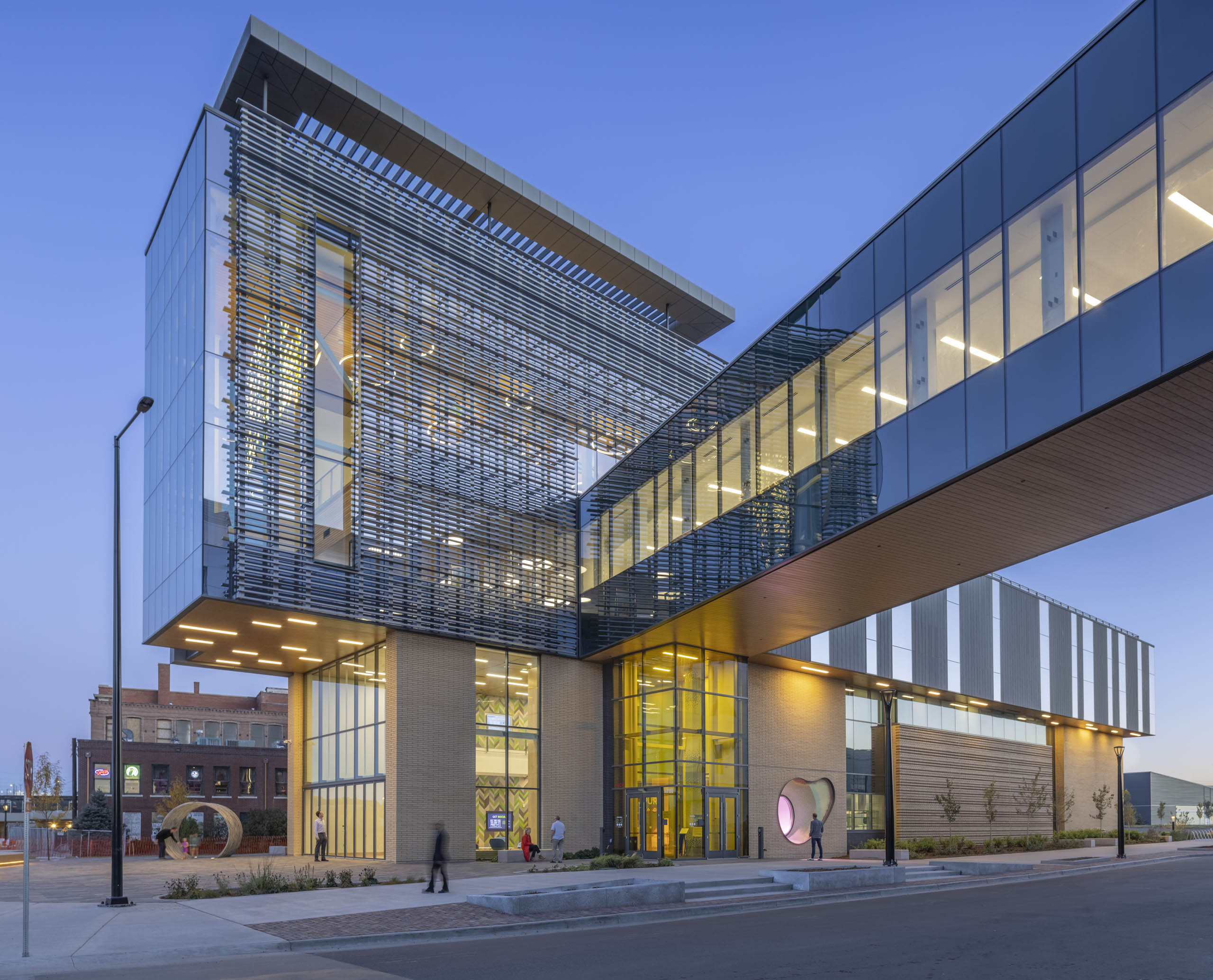 csu-spur-terra-exterior-night-1
