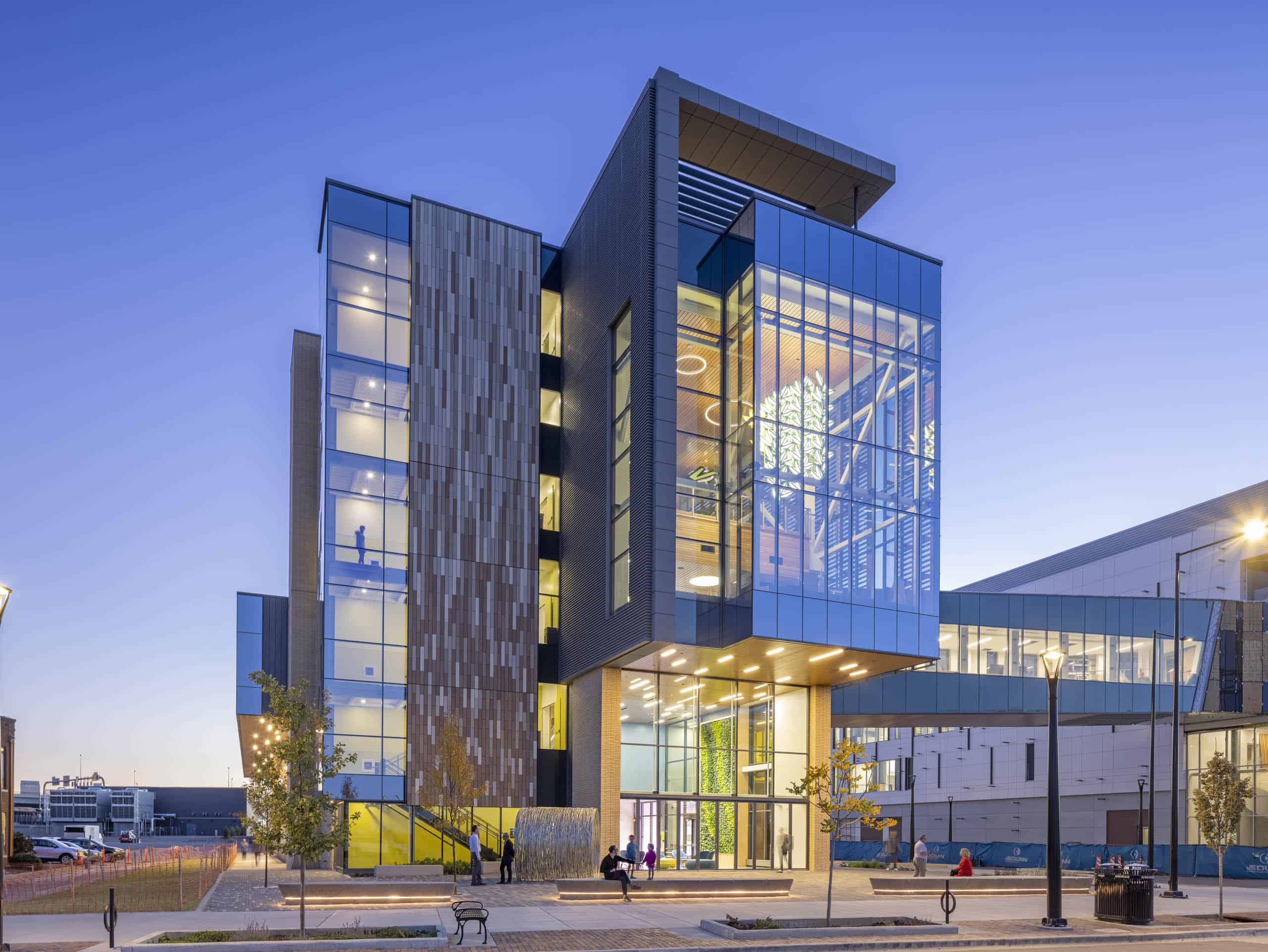 csu-spur-terra-exterior-night-2