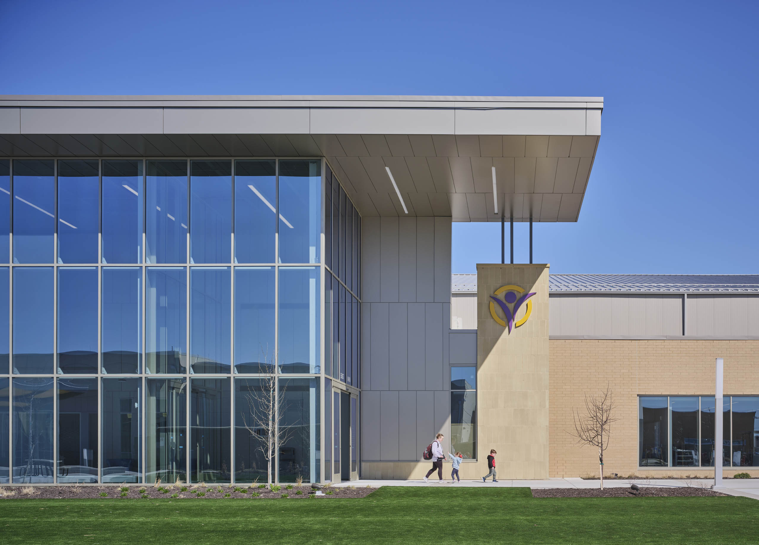 colombus-community-hospital-exterior-2