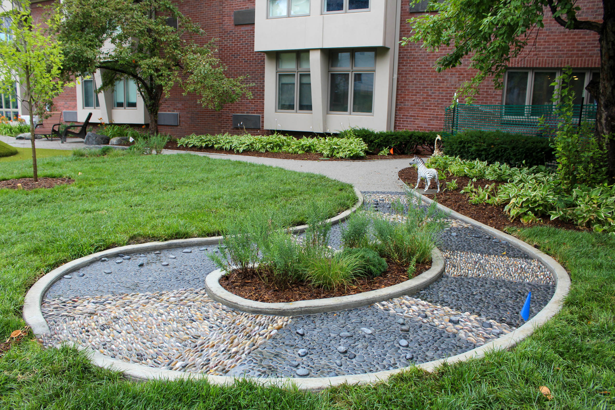 ronald-mcdonald-house-outdoor-walkway